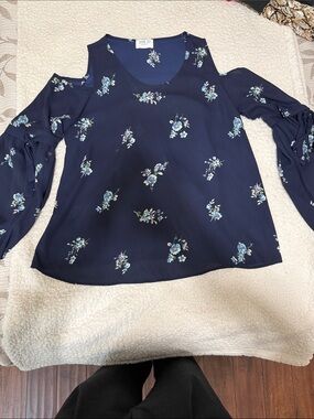 Sienna Sky Navy Blue Cold-Shoulder Floral Blouse